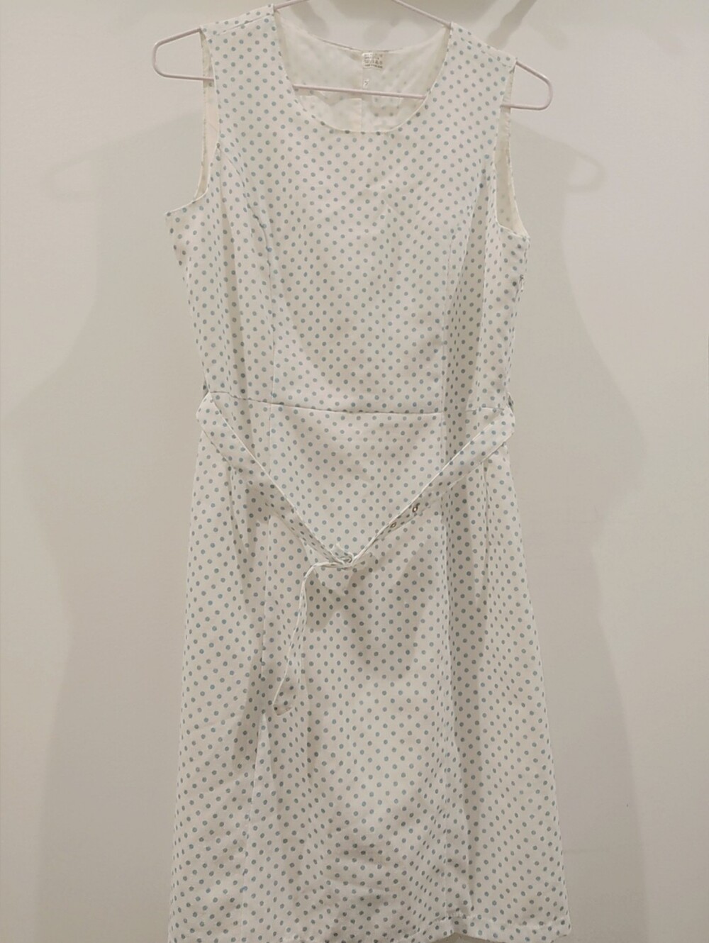 Classic Sleeveless White Polka Dot Dress